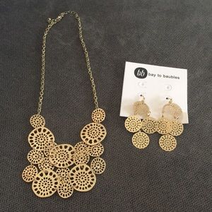 Gold necklace and earring set! Never worn.